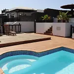 Avec Piscine Privée Chauffée Toute L'année