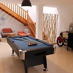 Avec Piscine Privée Chauffée Toute L'année