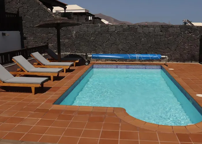 Avec Piscine Privée Chauffée Toute L'année *